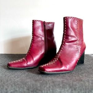 Predictions ankle boots, Burgundy, Stitch design, Wedge heel. Size 9